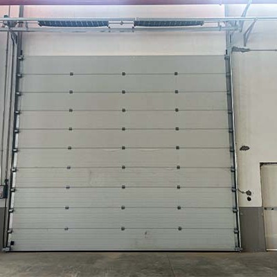 工业提升门有效保障仓储企业货物安全