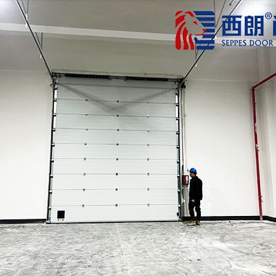 上海地区冷库出货口安装提升门实现保温又安全