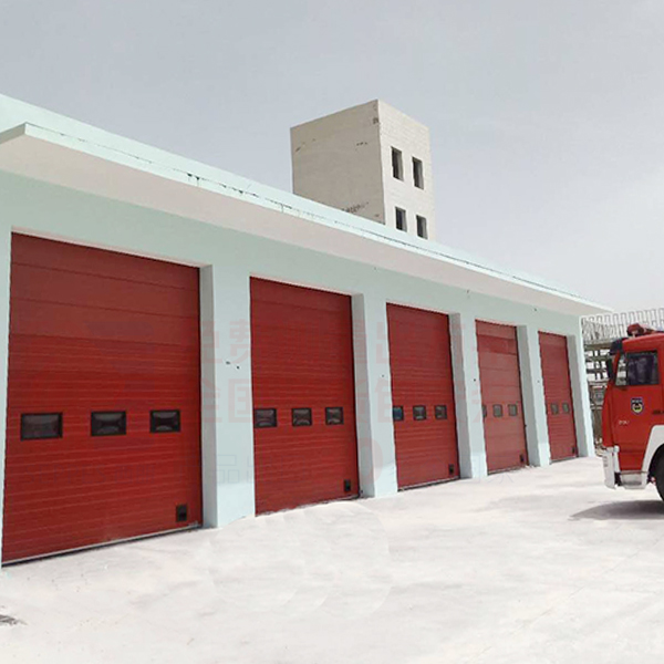 多门联动消防救援中心工业提升门
