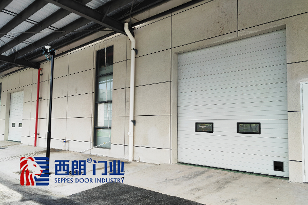 珠海华正新材料厂房工业提升门